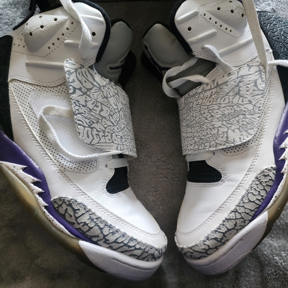 Jordan True Flights - Picture 2 of 5